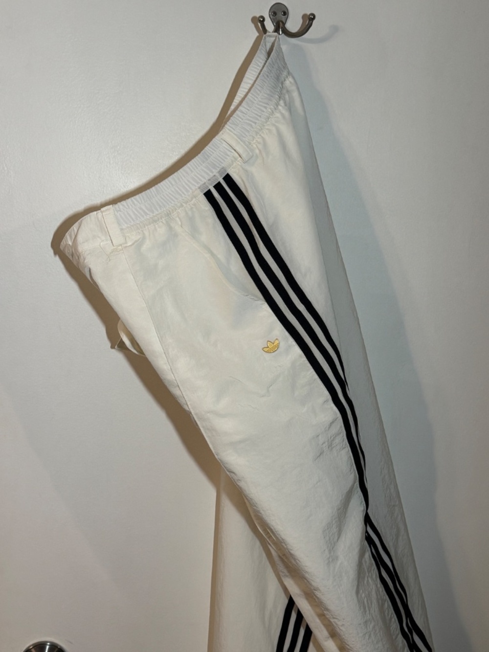 Adidas originals Firebird Pants Off White Wide Leg Track Pants Medium NWT - Picture 6 of 7